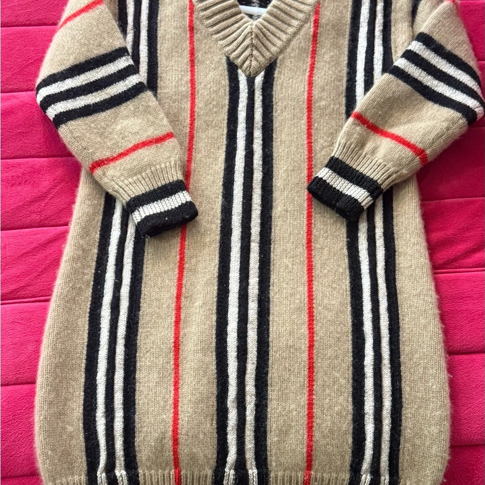 Burberry V-Neck Sweater - Beige, Black, Red